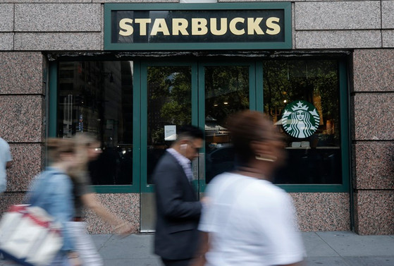Starbucks ABD'de 8 bin şubesini ırkçılık eğitimi için kapattı