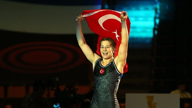 Milli güreşçi Yasemin Adar üst üste 3. kez Avrupa şampiyonu