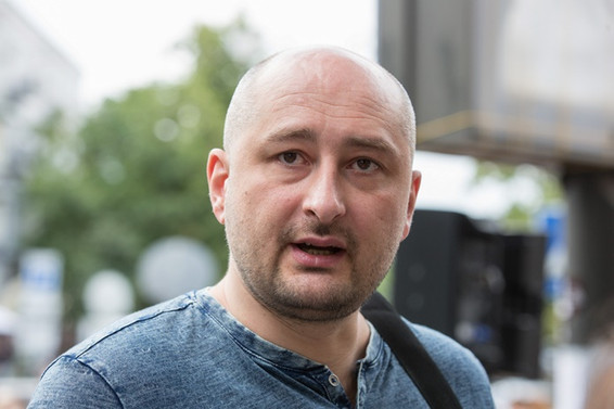 'Öldürüldü' denilen Rus gazeteci canlı yayına çıktı