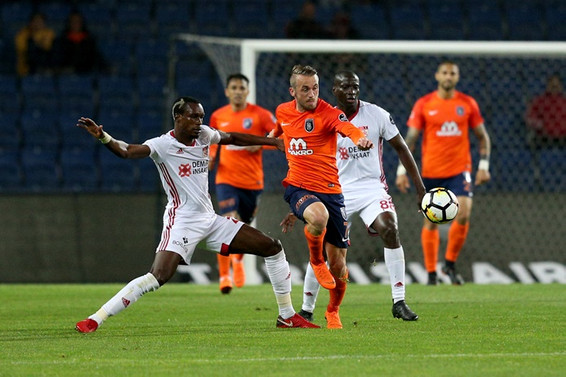 Başakşehir son dakikada yıkıldı