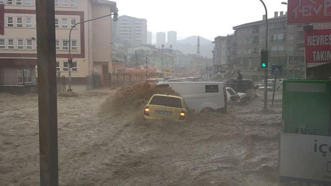 Ankara'da sel: 6 yaralı