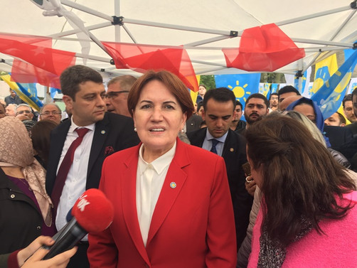Akşener, kavganın yaşandığı standı ziyaret etti