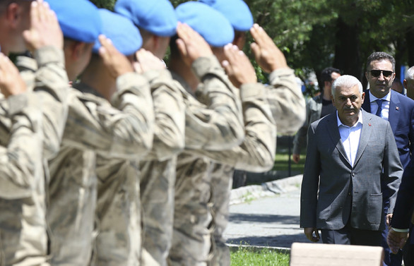 Yıldırım'dan komandolara bayram ziyareti