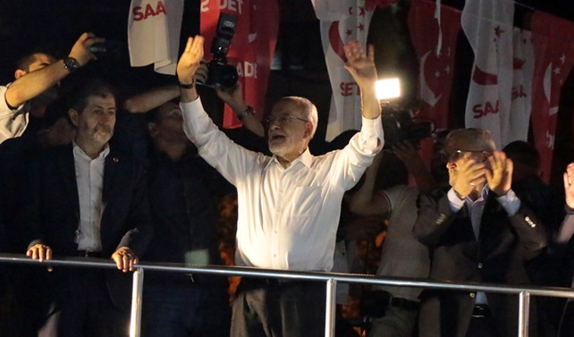 Karamollaoğlu, Üsküdar'da halka hitap etti