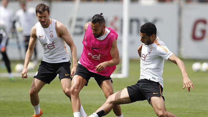 Son şampiyon topbaşı yapıyor