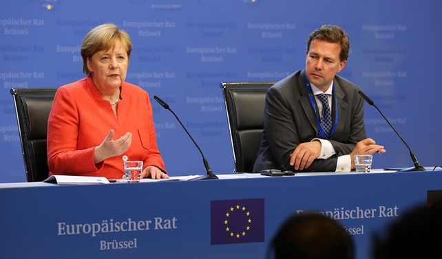 Merkel, Türkiye'yi övdü