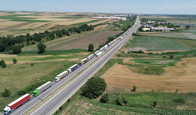 Kapıkule'de 21 kilometrelik TIR kuyruğu