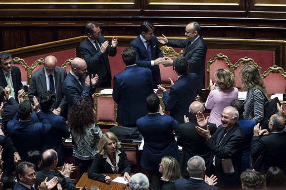 İtalya'da hükümet Senato'dan güvenoyu aldı