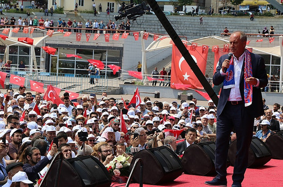 İnce: Ben fabrika açalım diyorum, o kıraathane açacakmış