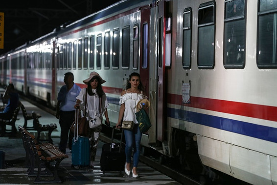 Kazadan sonra iptal edilen tren seferleri yeniden başladı