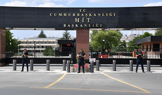 MİT'te tabela değiştirildi