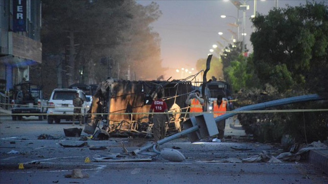 Pakistan'da iki mitingde bombalı saldırı: 132 ölü
