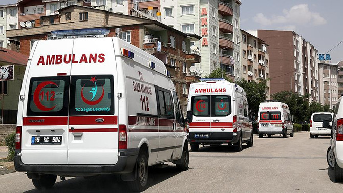 Van'daki terör operasyonunda yaralanan polis şehit oldu