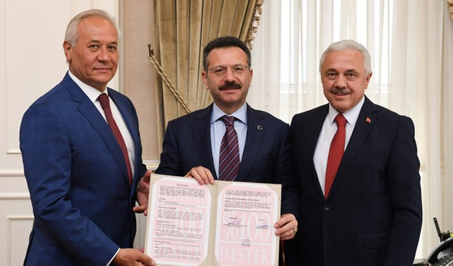 Dilovası Şehit Can Duyar İlkokulu tadilatı için imzalar atıldı