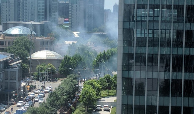 ABD'nin Pekin Büyükelçiliği önünde patlama