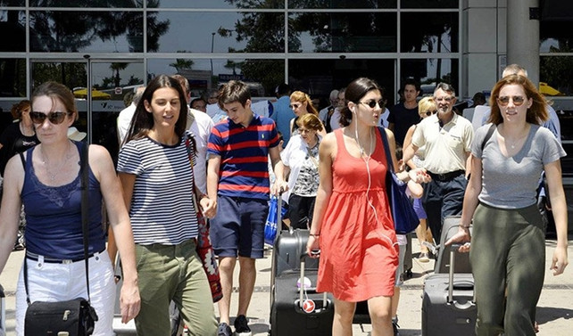 Yılın ilk yarısında turist sayısı yüzde 30 arttı