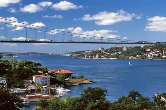 Boğaz trafiği arızalı gemi nedeniyle bir süre kapandı