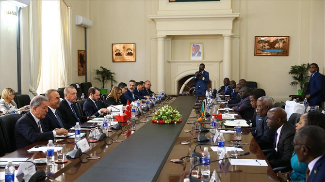 İş dünyası Afrika'daki imajdan memnun