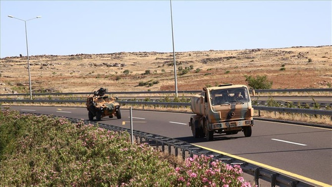 Şanlıurfa'dan Suriye sınırındaki birliklere askeri sevkiyat