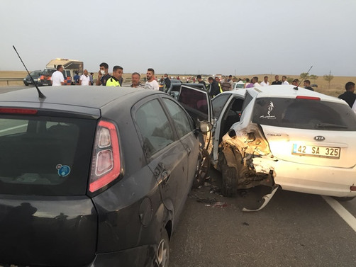 Kum fırtınası iki zincirleme kazaya yol açtı: 17 yaralı