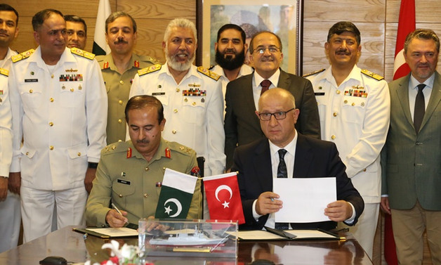 Pakistan'daki 4 korvetin ihalesini Türkiye aldı