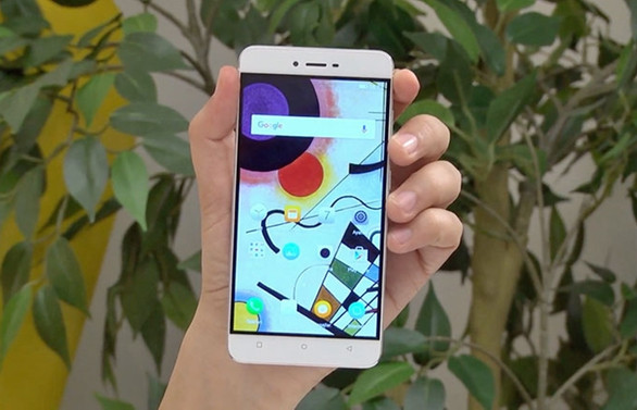 Reeder, Samsun’da 300 bin telefon üretecek