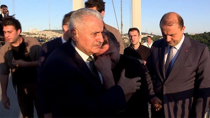 Başbakan Yıldırım vatandaşı intihardan vazgeçirdi