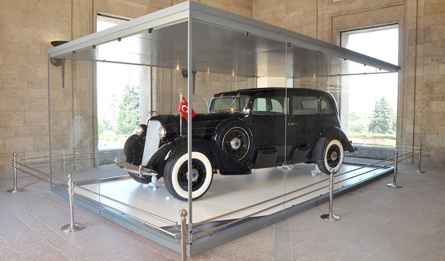 İş Bankası'ndan Atatürk'ün otomobillerinin korunmasına katkı
