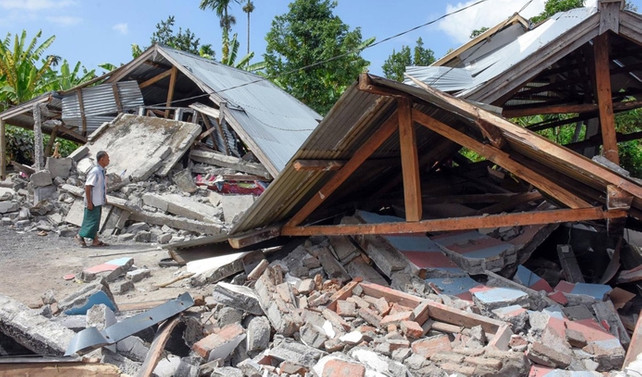 Endonezya’daki depremde ölü sayısı 387'ye yükseldi
