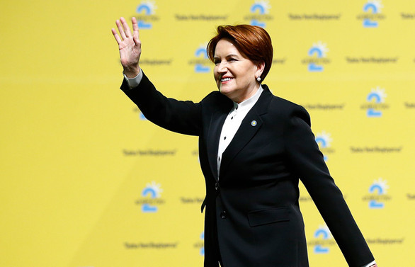 Akşener, Genel Başkanlığa yeniden seçildi