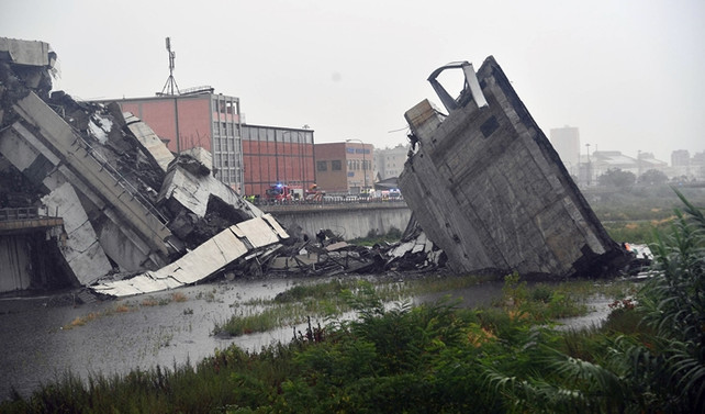 İtalya'da otoyol köprüsü çöktü: 35 ölü