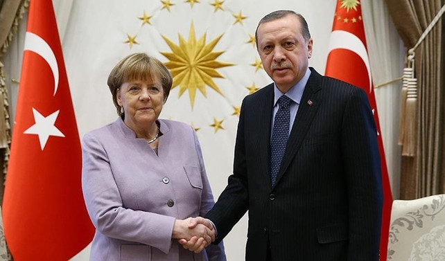 Erdoğan ile Merkel telefonda görüştü