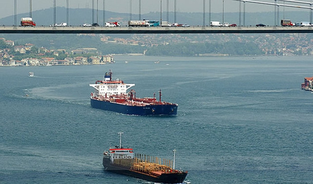 Boğaz trafiği yat yarışları nedeniyle askıya alındı