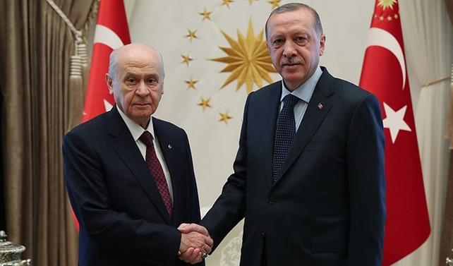 Bahçeli'den Erdoğan'a tebrik telefonu