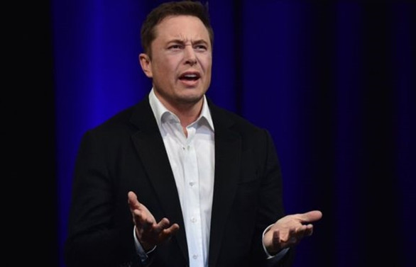 Elon Musk, borsadan çıkma planından vazgeçti