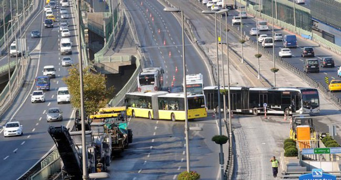 Haliç Köprüsü metrobüs yolunda çalışma