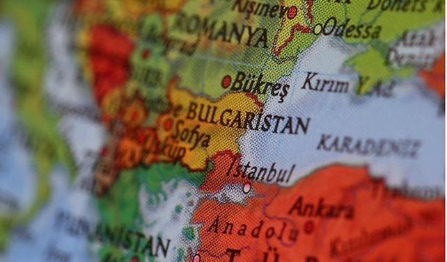 Bulgaristan'da 3 bakan istifa etti