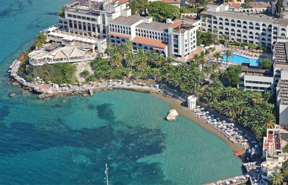 Ünlü otel el değiştirdi