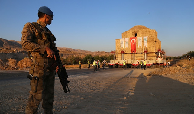 Tarihi Artuklu Hamamı taşınıyor