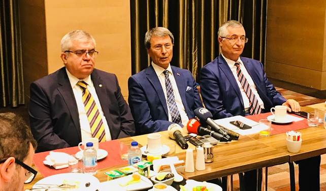 İYİ Parti'nin üç kurucu üyesi istifa etti