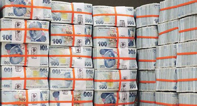 Hazine 3,3 milyar lira borçlandı