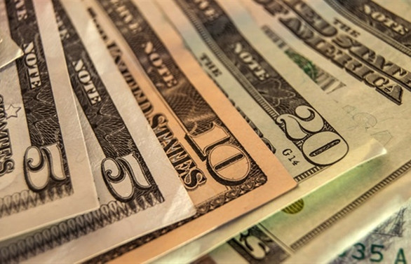 Dolar güne düşüşle başladı