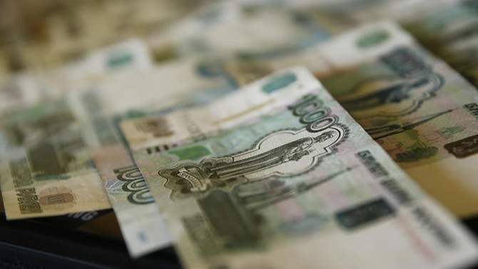 Ruble sert düşüşün ardından toparlanıyor