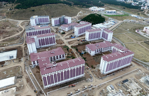 Devasa yurt açılışa hazırlanıyor