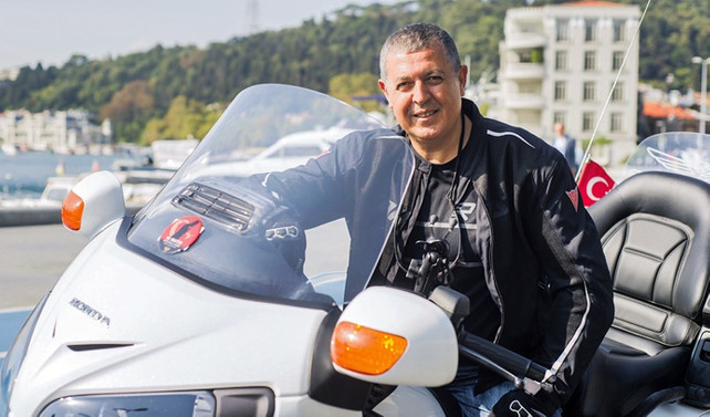 Motorcu rüzgâra âşıktır”