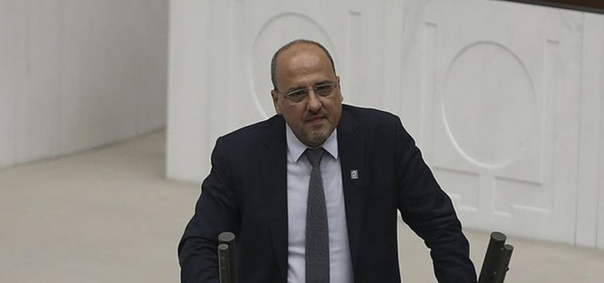 Ahmet Şık'a açılan davaya durdurma kararı