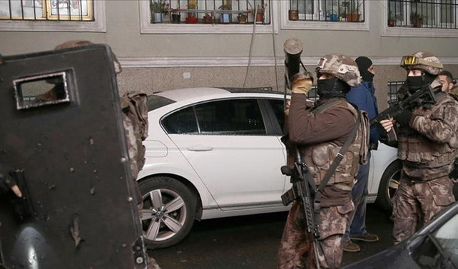 FETÖ'nün hücre evlerine operasyon: 17 gözaltı