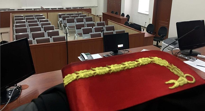 26 askeri hakim ve savcıya 7,5 yıl hapis