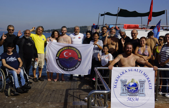 Trafik mağdurlarından derinlere saygı dalışı!