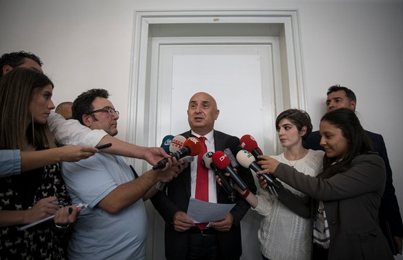 Özkoç: İçtüzükte acilen düzenlenmesi gereken şeyler var